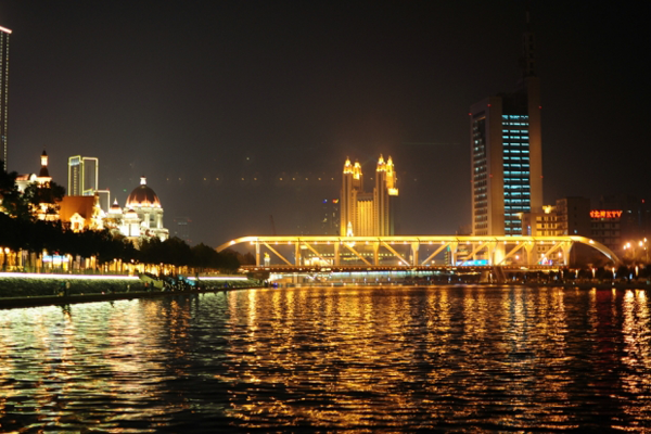 河道夜景照明實(shí)景圖